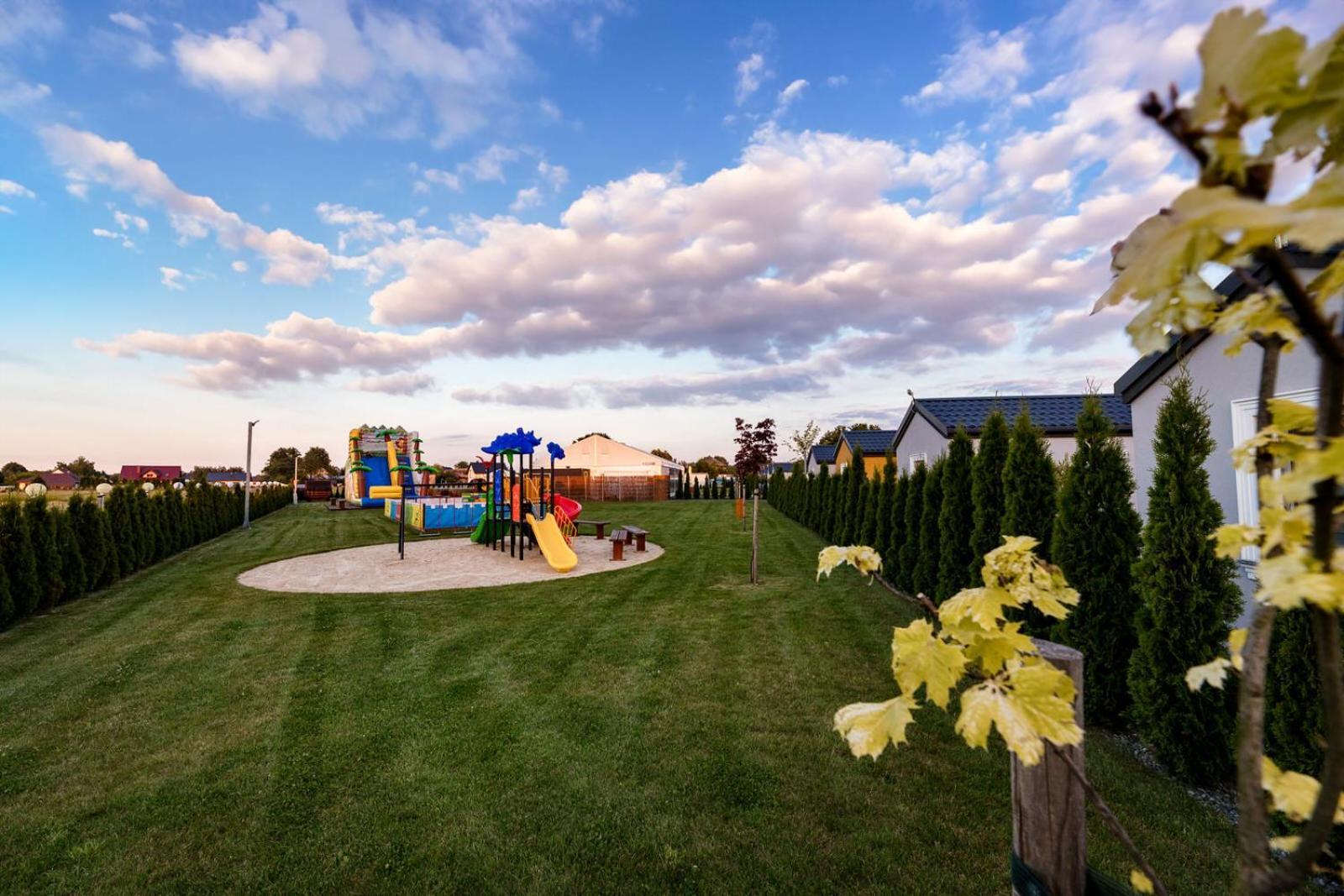 Fantazja Resort Zator Bagian luar foto